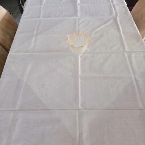 White tablecloth used, 180x143 cm with lace trim