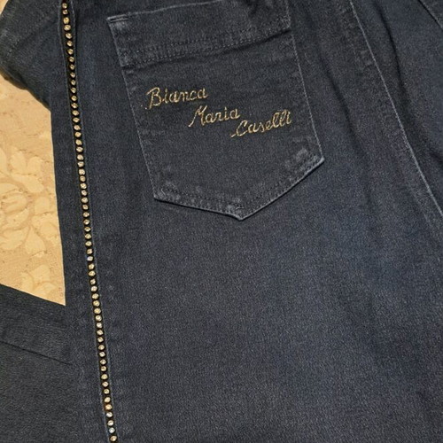 Capri jeans with rhinestones like new, size Medium, blue