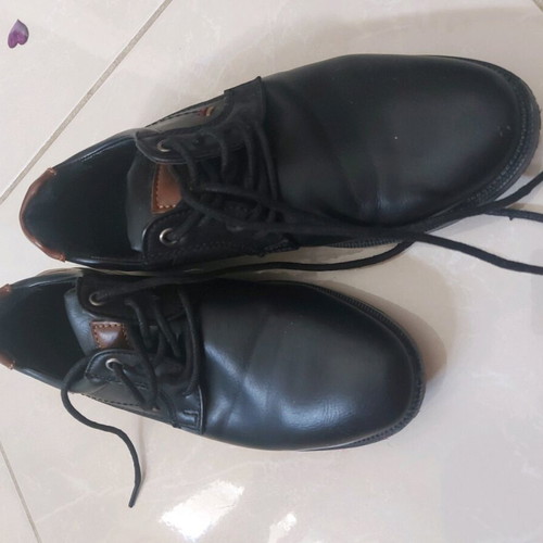 Boys' black scarponi shoes like new, size 37