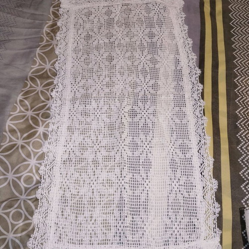 Handmade knitted table decorations like new, set of 3 pieces