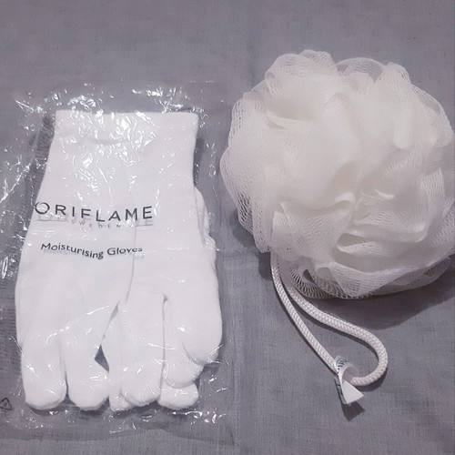 Oriflame Spa Set with Cotton Moisturising Gloves and Exfoliating Sponge new