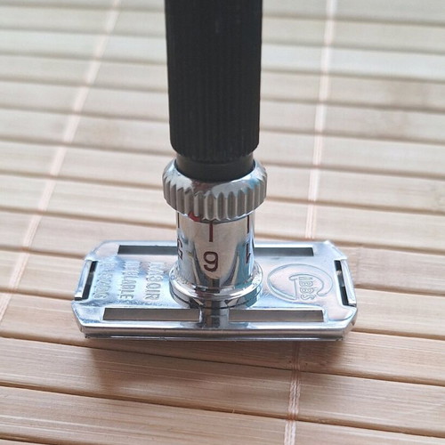 Gibbs DE Adjustable Razor used, made in France