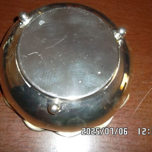 Old fondant dish used, in very good condition