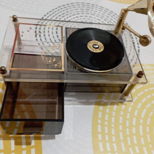 Vintage decorative music box jewelry holder with gramophone