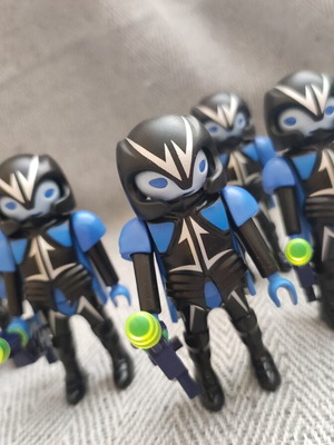 Playmobil 5 μπλε εξωγήινοι πολεμιστές μεταχειρισμένοι