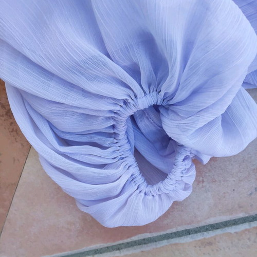 Dress with baloon sleeves and ruffles like new
