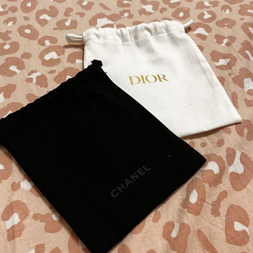 Dusty bags Dior and Chanel ideal for jewels, new
