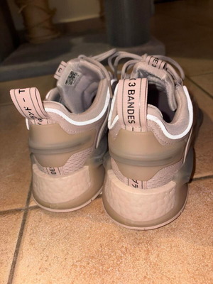 Adidas NMD v3 sneakers like new, beige, size 40