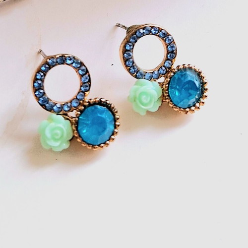 Earrings with bracelets like new, blue and green