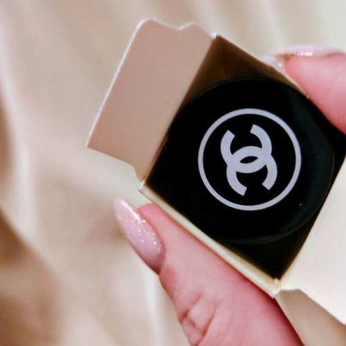 Chanel brush new in box with cap