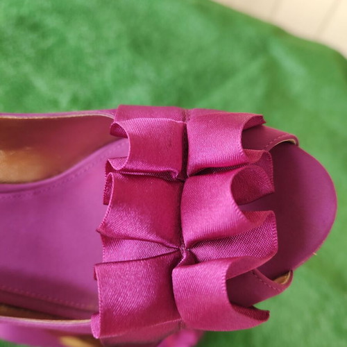 Peep toe satin pumps new Nina New York by NAK SHOES purple