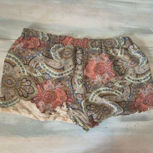 Zara printed shorts L satin texture like new