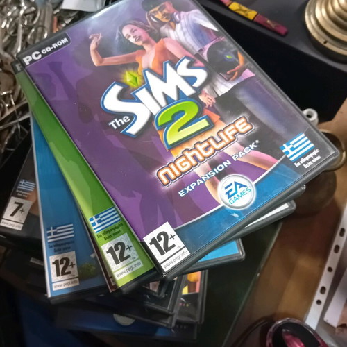 Sims 13 games used, pack including Sims 3