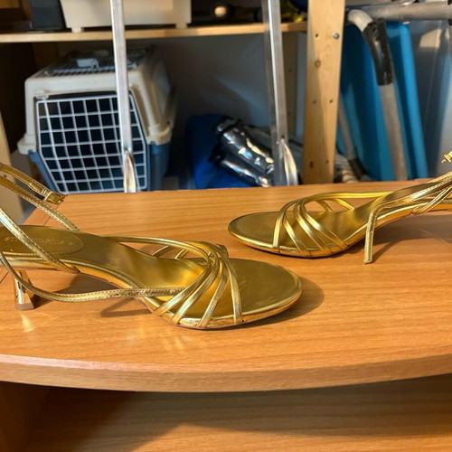 Stradivarius sandals 38 like new, gold