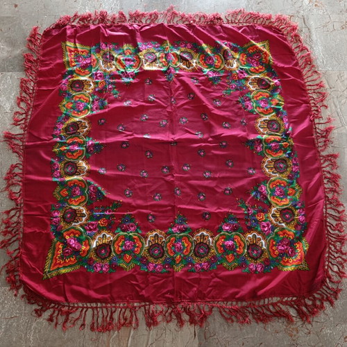 Large traditional burgundy scarf with fringes like new