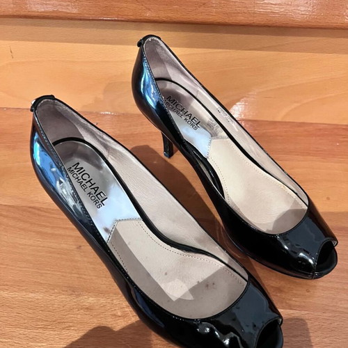 Michael Kors MK-Flex Open Toe Pumps like new, size 38, black patent leather