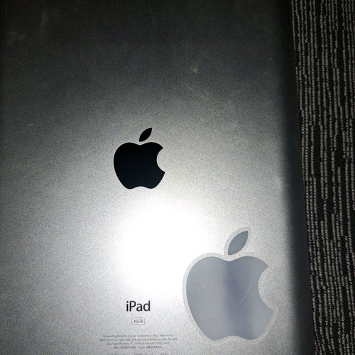 Ipad 3rd generation used model A1430 with wear and charging cable