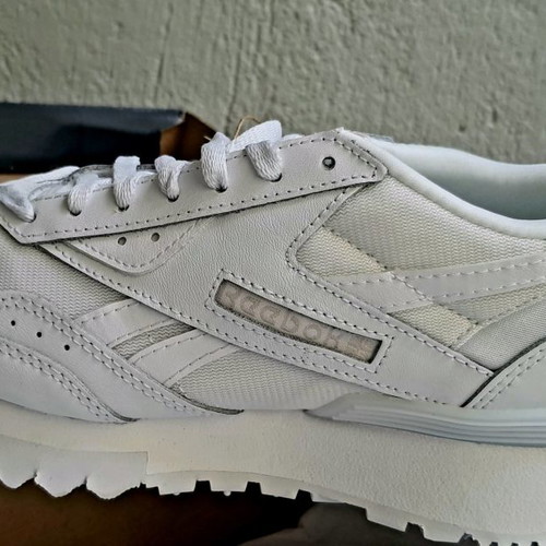 Reebok classics lx2200 women's athletic shoes new, size 38, white
