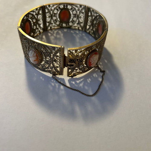 Vintage silver bracelet with cameo like new