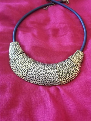 Necklace used impressive