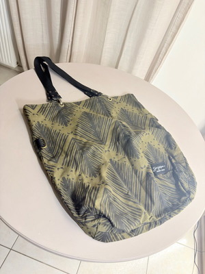 Seayousoon shoulder bag used, black and gold