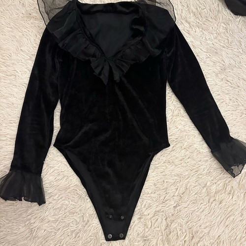 Velvet black bodysuit like new, size L