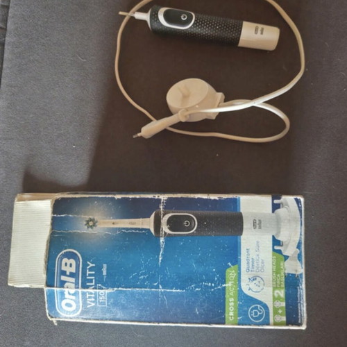 Oral B toothbrush used, excellent condition