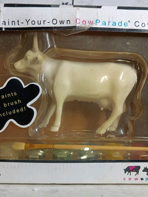 Cow Parade cow paint-your-own set new