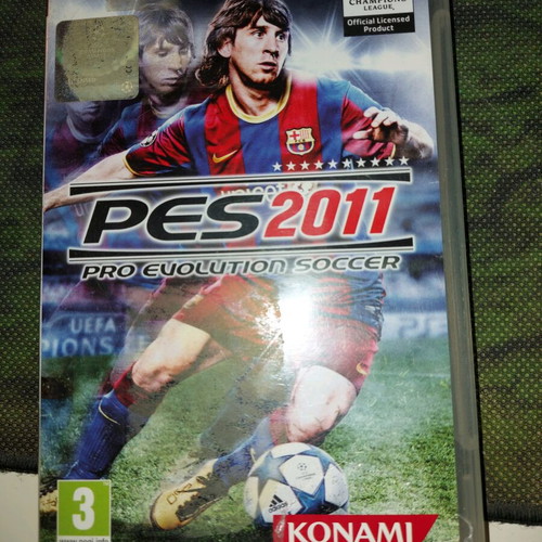 Pro Evolution Soccer 2011 PSP used, sports game