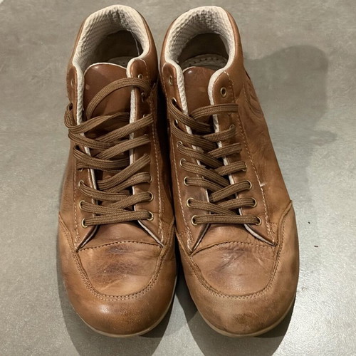 Athletic shoes like new, size 37