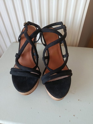H&M Black Platform Sandals like new, sizes 36-37