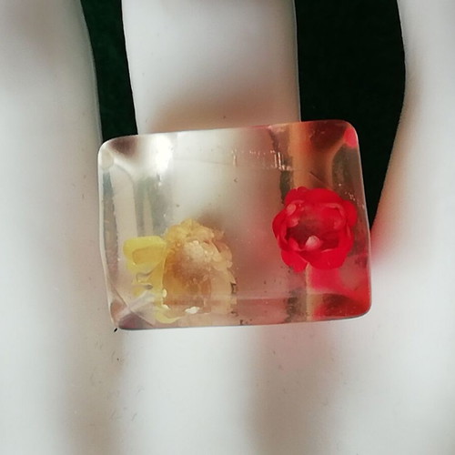 Square blown glass ring with dried flowers new