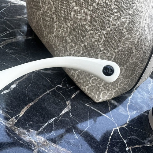 Chanel sunglasses like new, black and white