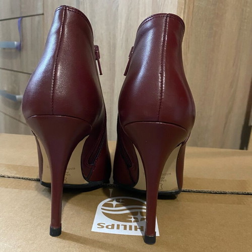 Leather ankle boots used with heel, red, size 37