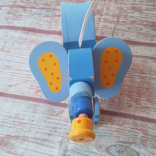 Wooden children's elephant marionette used, length 18 cm