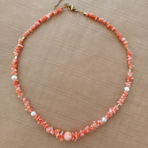 Short necklace with orange coral and 4 white freshwater pearls, new