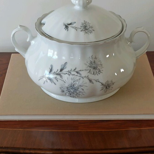 Bavarian Wunsiedel soup tureen like new, German porcelain