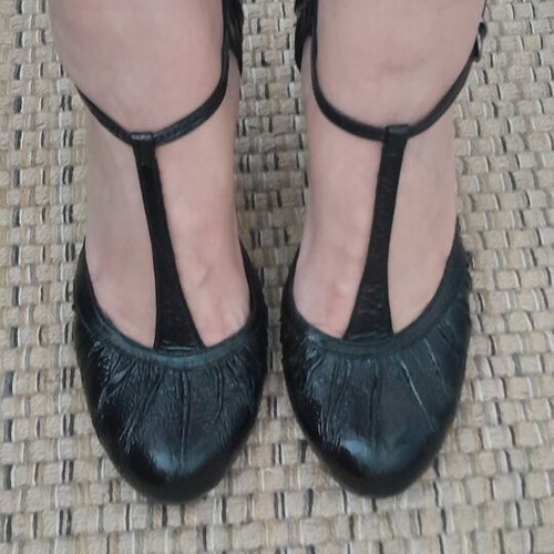 Bata leather pumps like new, size 39, black, 9cm heel