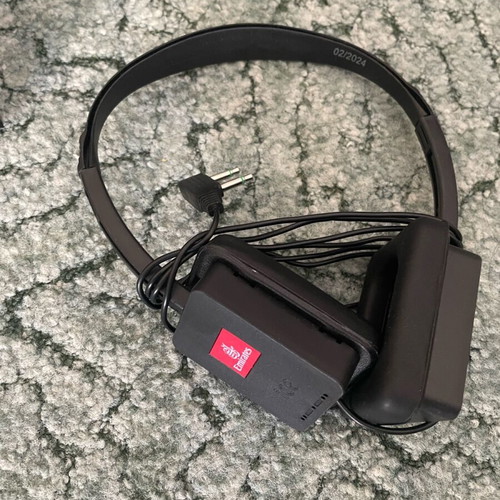 Emirates Vintage OnEar Headphones with Adapter new