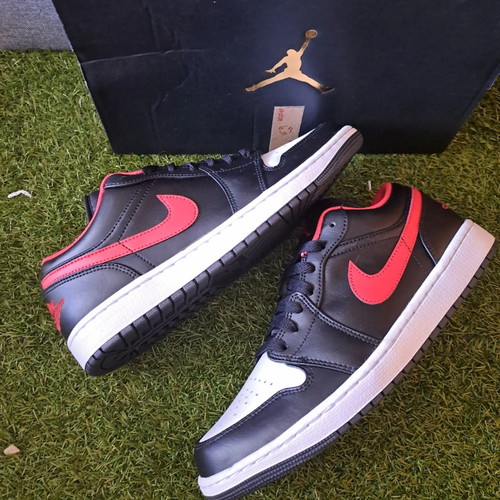 Air Jordan 1 Low Red White Toe new, size EU 42.5
