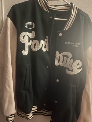 College sweatshirt like new, size XL, beige and green