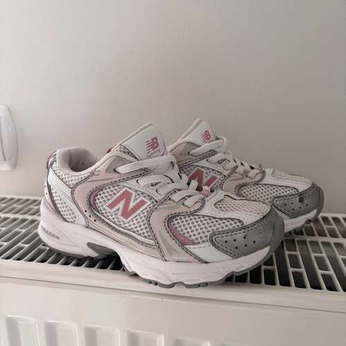 New Balance 530 girls' sneakers like new, size 28, white and pink