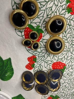 Buttons pack of 13