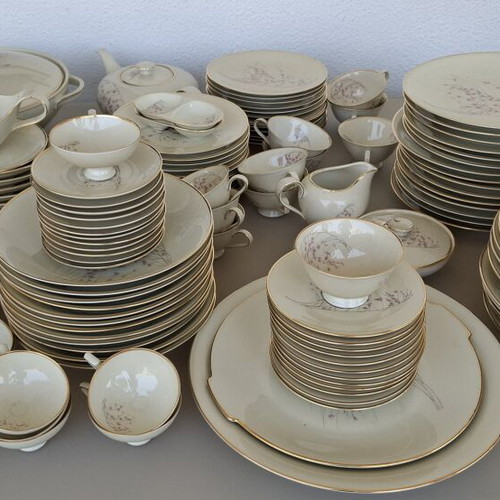 Heinrich Bavaria Porcelain Dinner, Tea, and Coffee Set like new Madeline 1950-1960