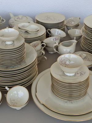 Heinrich Bavaria Porcelain Dinner, Tea, and Coffee Set like new Madeline 1950-1960
