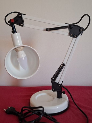 Multi-position desk lamp like new