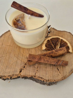Soy candle with cinnamon-orange scent handmade