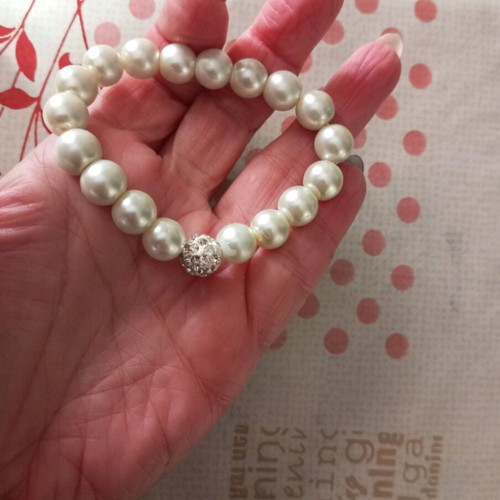 Vintage pearl women's bracelet new, with rhinestone bead
