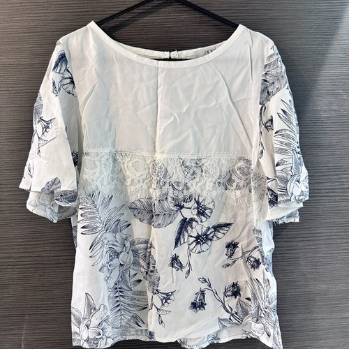 Anel white blouse with blue floral pattern and lace, size S