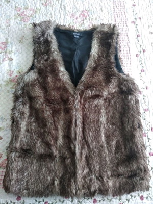 Esmara brown fur vest like new, size XS